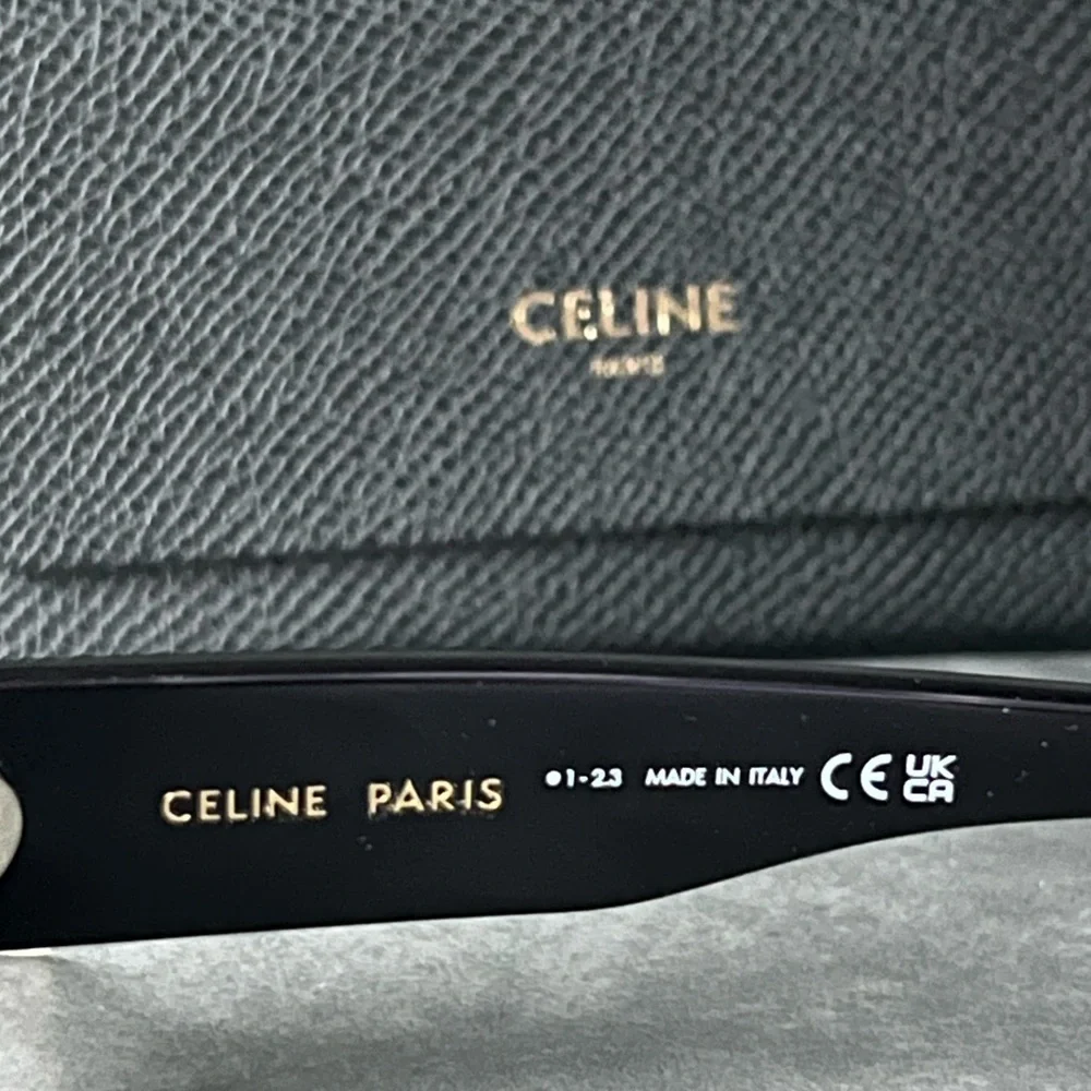 CELINE Triomphe Grey Cat Eye Ladies Sunglasses
CL40269U 01A 54 Black Silver NWT - Picture 12 of 12